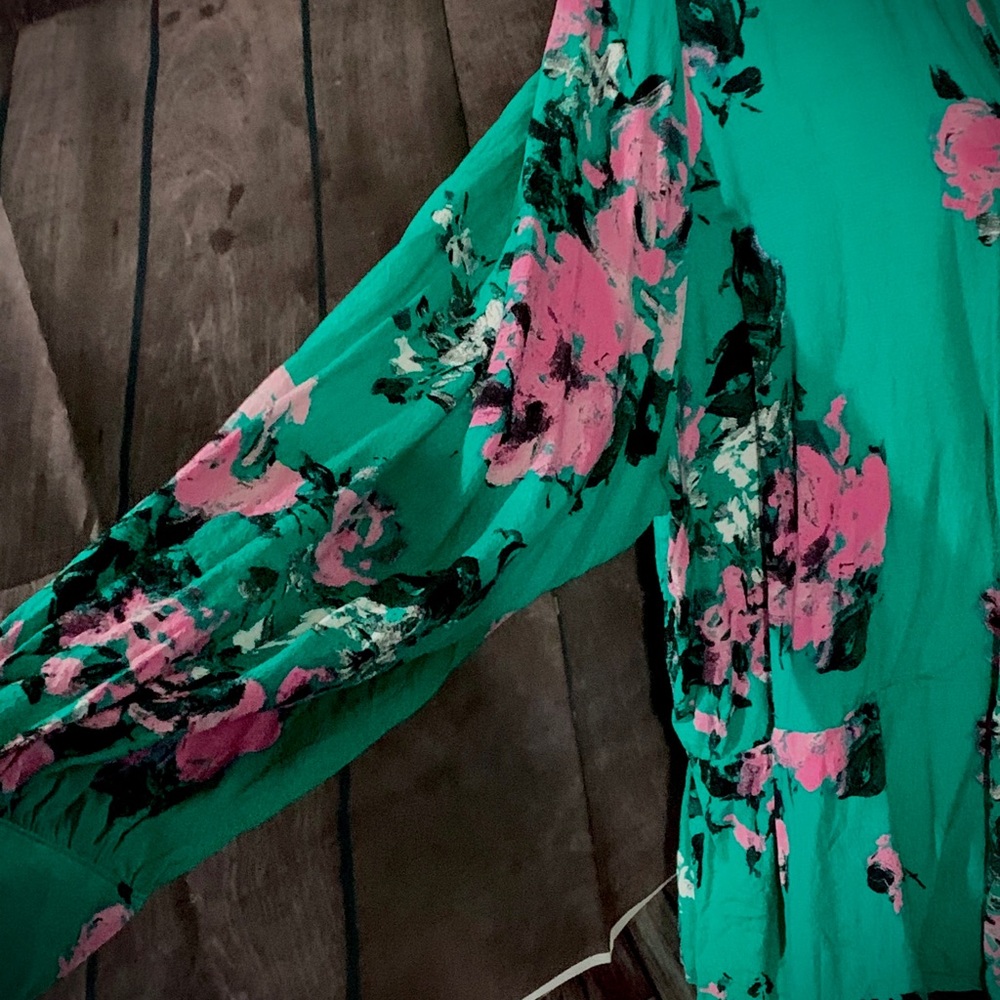Dressy top - Picture 2 of 3